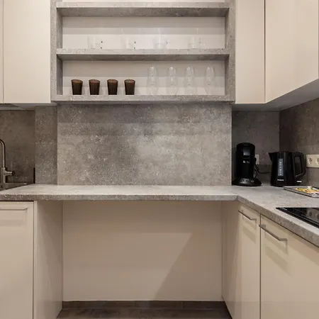 Vibrant 1bd Centre